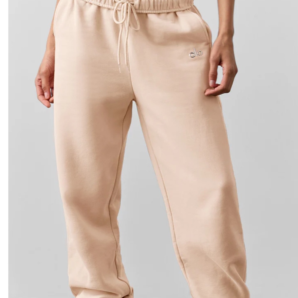 Accolade Jogger color Macadamia
